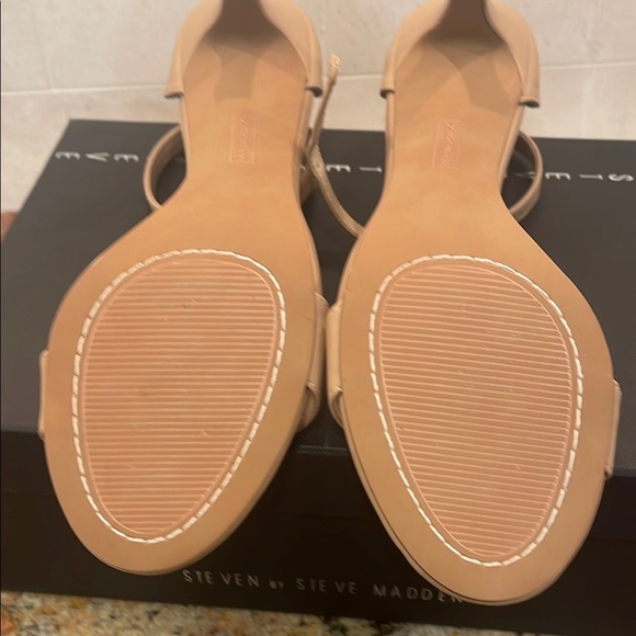 Steve Madden Beige Heeled Sandals with Ankle Strap - Picture 4 of 5